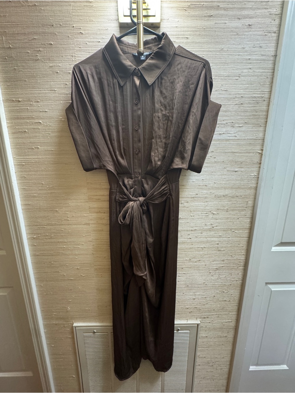 Steve Madden: Brown Long Sleeve Button-Front Tie-Waist Dress